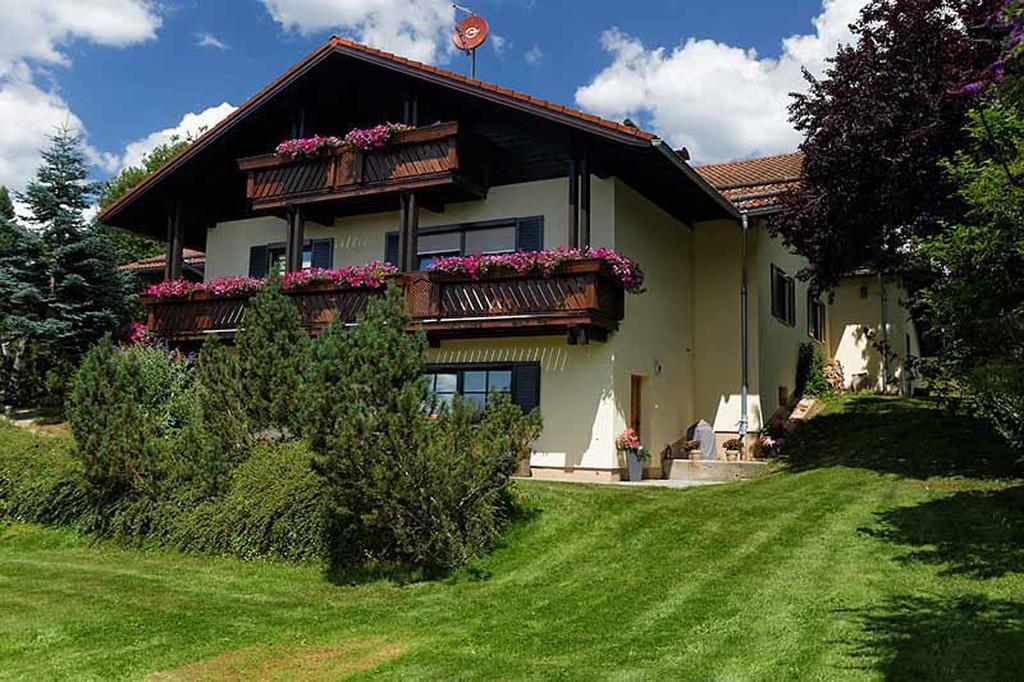 Ferienwohnung Im Landhaus Am Nationalpark Ludwigsthal ภายนอก รูปภาพ